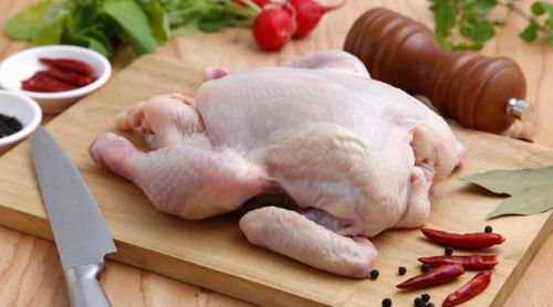 Курица, подготовленная к жарке, только мясо, сырое