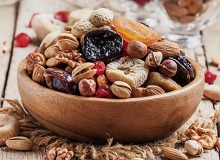 Орехи или сухофрукты – что выбрать?