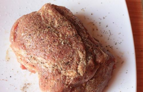 Говядина сортовая, мякоть шейной части, стейк, постное мясо, тушеная