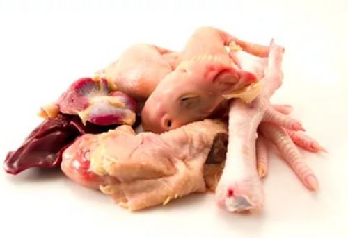 Курица, подготовленная к тушению, мясо, кожа, потроха и шейки, сырые