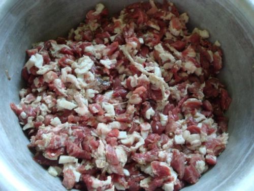 Свинина, свежая, мясной микс из разных частей тушки и субпродукты, отделенные механически, сырая