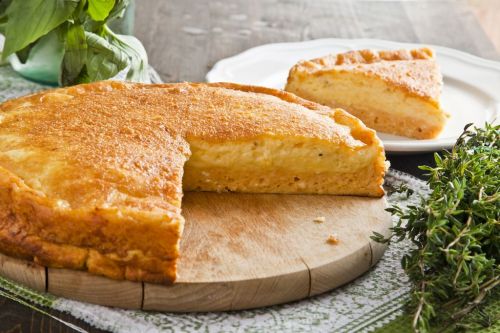 Сырный пирог, приготовленный из сухой смеси, не выпечной