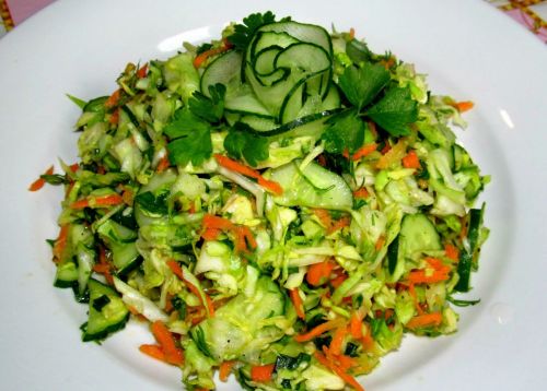 Салат из свежей капусты с мясом