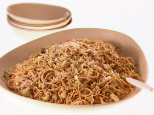 Спагетти из цельнозерновой муки, приготовленные