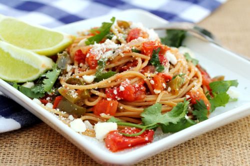 Спагетти с Томатным Соусом и Овощами