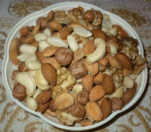 Ореховый микс с арахисом, все орехи жареные в масле с добавлением соли