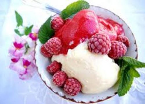 Морожение молочное с плодами и ягодами