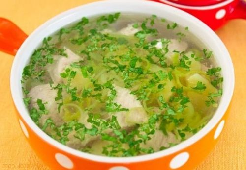 Суп из лука-порея с макаронами