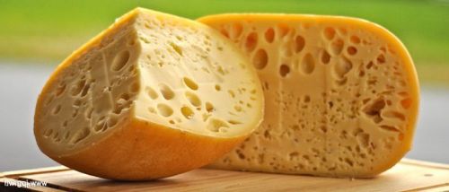 Сыр, пастеризированный, швейцарский, содержащий двунатриевым фосфатом