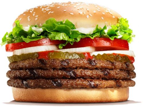 Фаст-фуд, гамбургер, большой, с тремя котлетами, приправленный