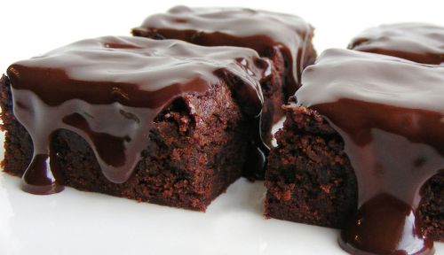 Фаст-фуд, шоколадное пироженное Бруни