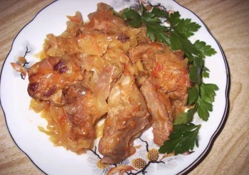 Свинина, свежая, средняя часть филе, с костью, отделенное постное мясо, тушеная