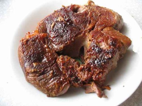 Говядина сортовая, цельное бедро, мясо с жиром убранным до уровня1/8", жареная