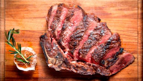 Говядина сортовая, t-bone стейк, мясо с жиром убранным до уровня 1/8", жареная