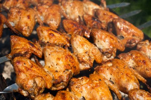 Курица, бройлеры или цыплята, крылышки, только мясо, приготовленное, жареное на открытом огне