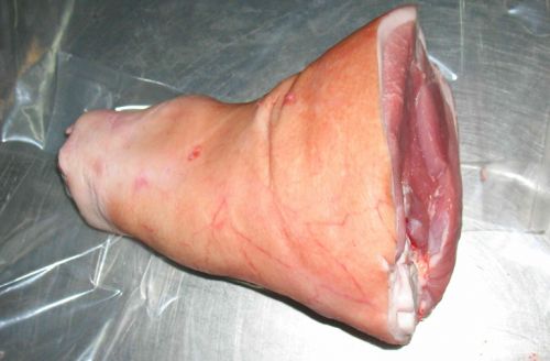 Свинина, свежая, мясной микс из разных частей тушки и субпродукты, нога, сырая