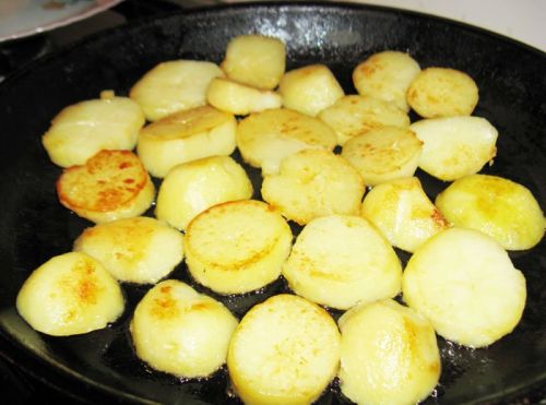 Картофель кружочками, сухая смесь, приготовленный с добавлением воды, молока и масла