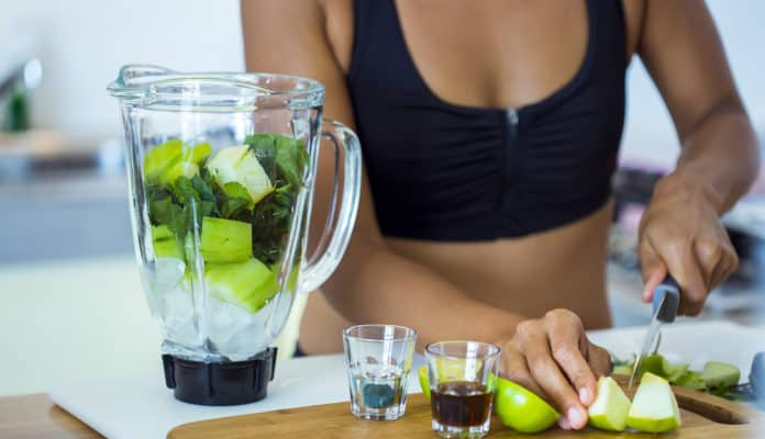 Как похудеть без вреда для здоровья: полезные коктейли